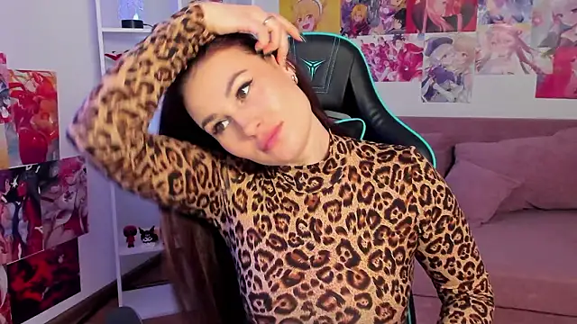 NoraFoxes online show from 02-03-26, 06:40