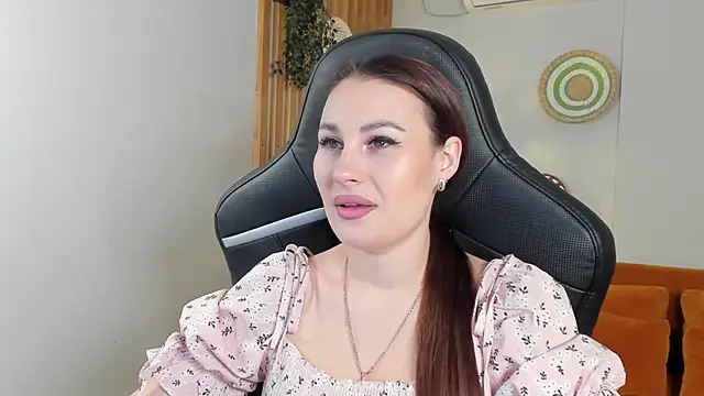 NoraFoxes online show from 02-05-26, 05:23