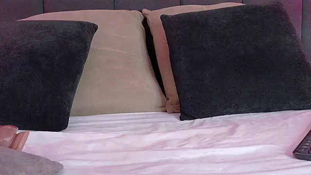 luna blannco online show from 01-05-26, 05:27