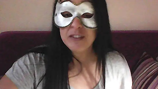 Snapshot of LorenaBrat chatting on 12-20-25, 04:36 LorenaBrat online show from 12-20-25, 04:36