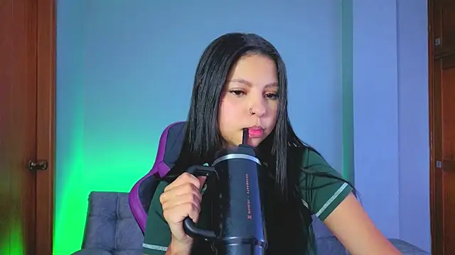 melanimorgan1 online show from 06-18-26, 01:17