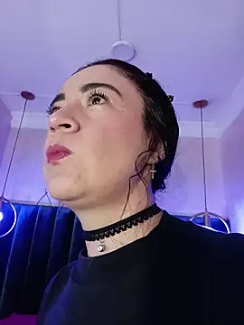 Victoria01  online show from 02-08-26, 12:03