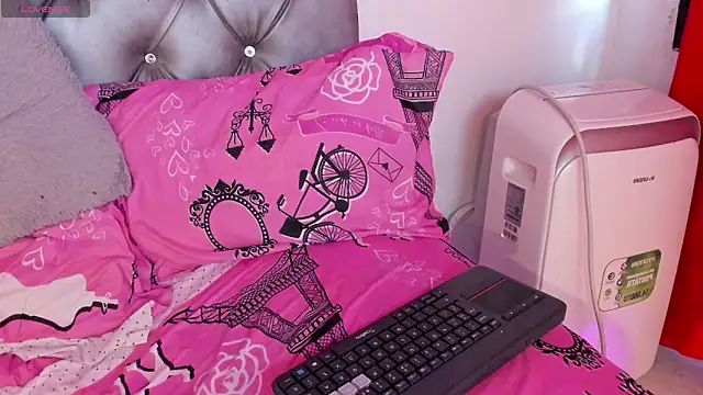 RossieCooper online show from 03-11-26, 06:47