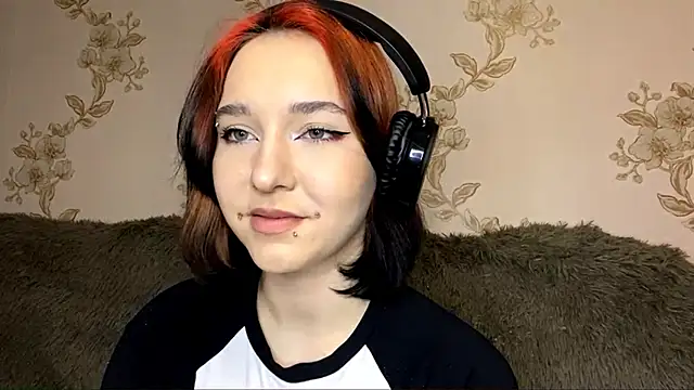 EmilyVeiro online show from 02-04-26, 06:25