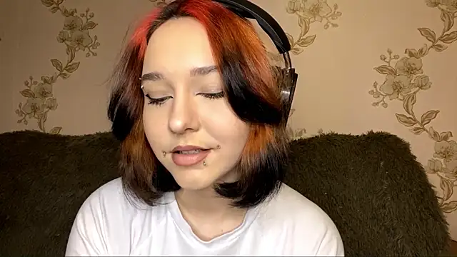 EmilyVeiro online show from 02-11-26, 05:07