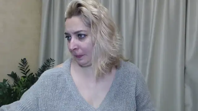 Snapshot of sweetpussy13 chatting on 12-10-24, 07:16 sweetpussy13 online show from 12-10-24, 07:16