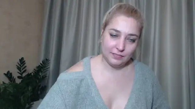 Snapshot of sweetpussy13 chatting on 01-11-25, 10:08 sweetpussy13 online show from 01-11-25, 10:08