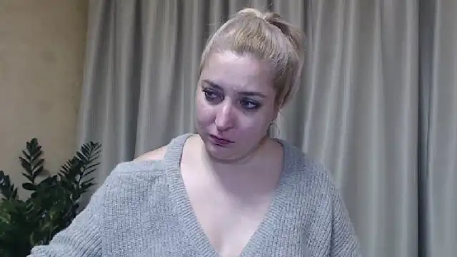 Snapshot of sweetpussy13 chatting on 01-14-25, 07:06 sweetpussy13 online show from 01-14-25, 07:06