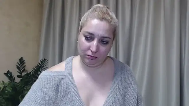 Snapshot of sweetpussy13 chatting on 01-14-25, 10:17 sweetpussy13 online show from 01-14-25, 10:17