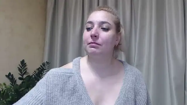 Snapshot of sweetpussy13 chatting on 02-08-25, 07:04 sweetpussy13 online show from 02-08-25, 07:04