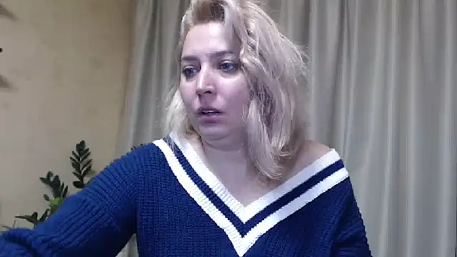 Snapshot of sweetpussy13 chatting on 02-11-25, 10:15 sweetpussy13 online show from 02-11-25, 10:15