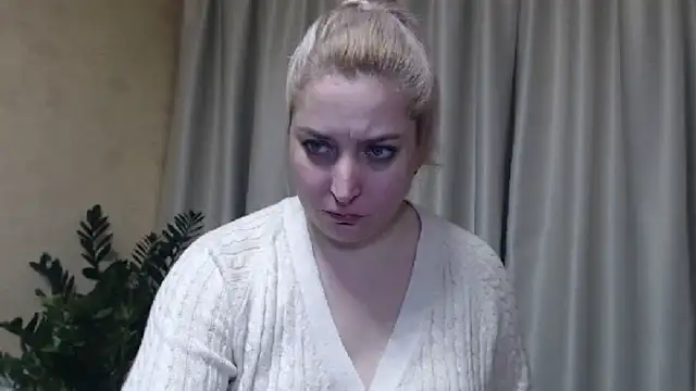 Snapshot of sweetpussy13 chatting on 02-12-25, 10:03 sweetpussy13 online show from 02-12-25, 10:03