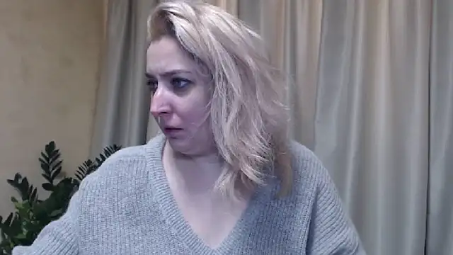 Snapshot of sweetpussy13 chatting on 02-13-25, 06:52 sweetpussy13 online show from 02-13-25, 06:52