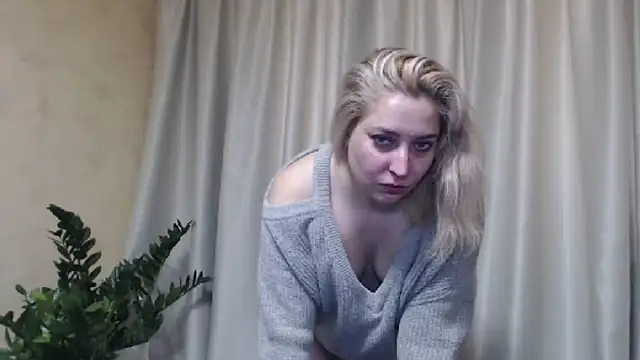 Snapshot of sweetpussy13 chatting on 02-20-25, 06:50 sweetpussy13 online show from 02-20-25, 06:50