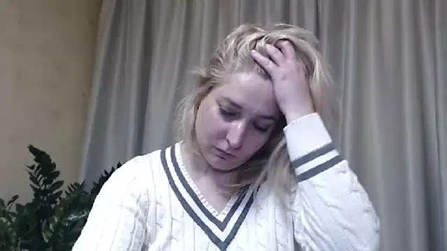 Snapshot of sweetpussy13 chatting on 03-20-25, 10:10 sweetpussy13 online show from 03-20-25, 10:10