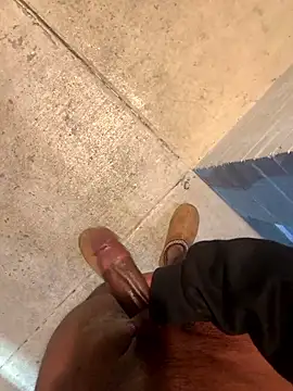 Snapshot of PublicBbc chatting on 01-14-26, 10:32 PublicBbc online show from 01-14-26, 10:32