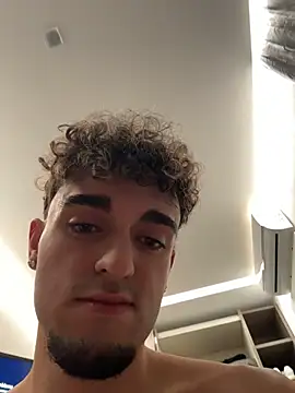 Snapshot of rich_papi chatting on 12-14-25, 03:39 rich papi online show from 12-14-25, 03:39