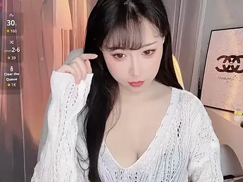 Snapshot of Anna25899 chatting on 12-17-25, 01:33 Anna25899 online show from 12-17-25, 01:33