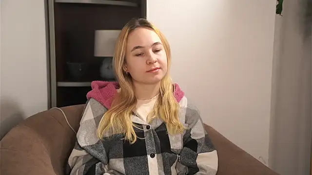 KenaLeski online show from 12-16-25, 04:39