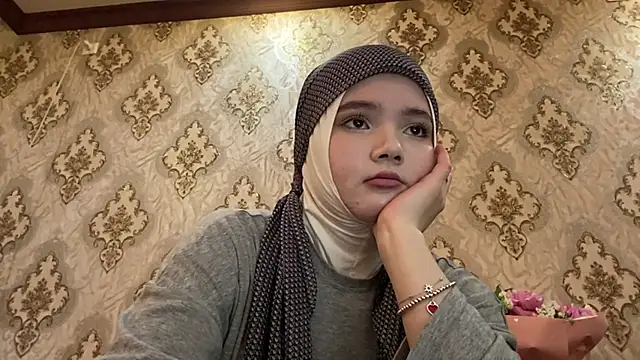 Katepleaurxo online show from 04-08-26, 06:02