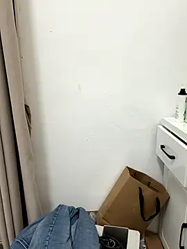 Snapshot of Niuniu1989 chatting on 12-16-25, 09:14 Niuniu1989 online show from 12-16-25, 09:14