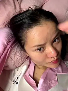 leo-kitty online show from 12-17-25, 05:02