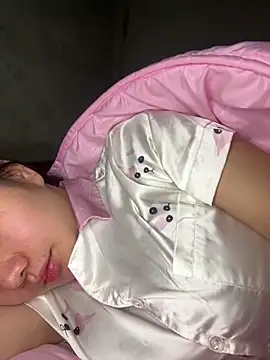 leo-kitty online show from 12-19-25, 02:13