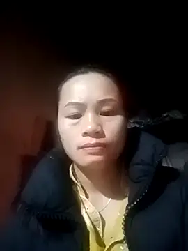 Snapshot of honey-kis chatting on 12-15-25, 10:03 honey-kis online show from 12-15-25, 10:03