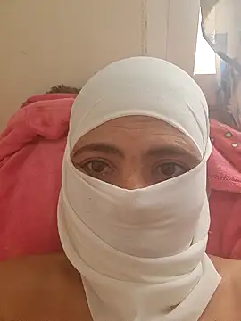 Snapshot of katiyvy chatting on 12-19-25, 01:51 katiyvy online show from 12-19-25, 01:51