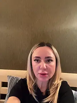 Arina g online show from 12-17-25, 09:43