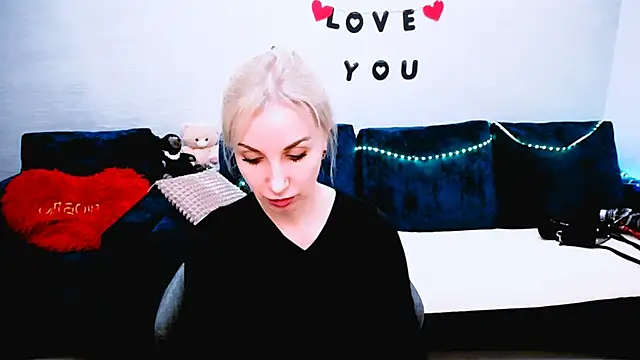 Hanna--Sweet online show from 04-21-26, 02:34