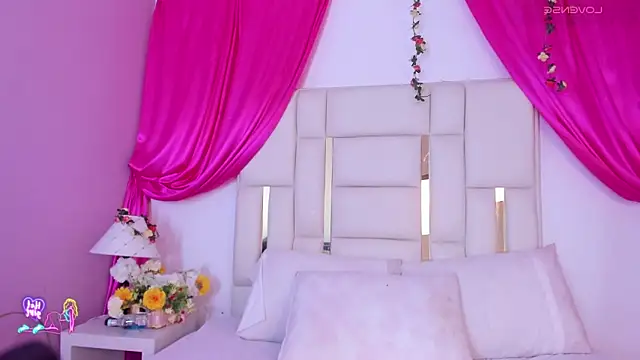 Silvanna-Casstro online show from 04-10-26, 11:37