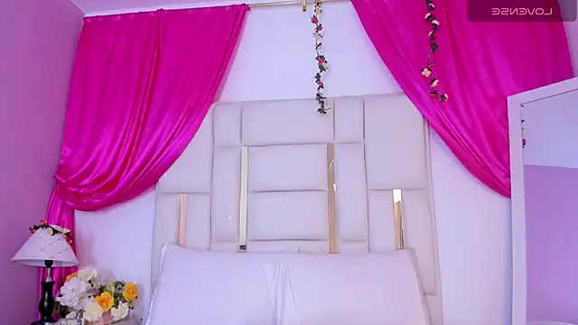 Silvanna-Casstro online show from 04-14-26, 11:16