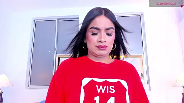 Snapshot of Silvanna-Casstro chatting on 06-04-26, 11:27 Silvanna-Casstro online show from 06-04-26, 11:27
