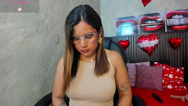 Snapshot of scarletbaker__ chatting on 02-14-26, 01:19 scarletbaker online show from 02-14-26, 01:19