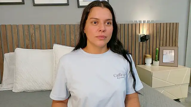 Mia Bellefort online show from 04-21-26, 08:34