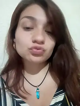 Snapshot of evelin__C chatting on 12-14-25, 01:44 evelin C online show from 12-14-25, 01:44