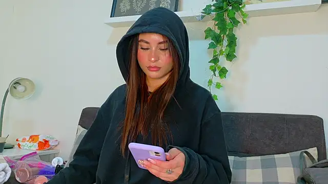 Miia Anderson online show from 04-06-26, 01:12