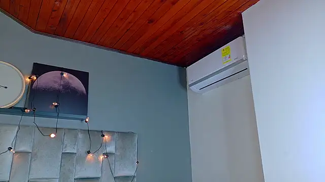 Miia Anderson online show from 04-25-26, 01:14