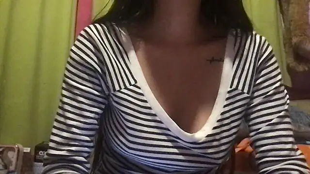 Snapshot of miia_rose_ chatting on 07-05-26, 12:28 miia rose online show from 07-05-26, 12:28