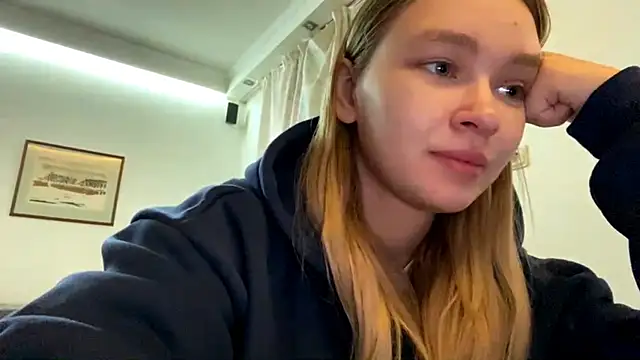 Snapshot of Leifuture chatting on 03-10-26, 02:44 Leifuture online show from 03-10-26, 02:44