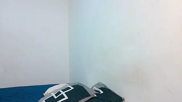 Sthefanyx2 online show from 04-25-26, 01:08