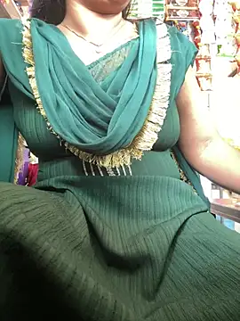 Snapshot of cute_mahi001 chatting on 06-01-26, 05:42 cute mahi001 online show from 06-01-26, 05:42