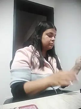 Snapshot of AngeSofia44 chatting on 12-18-25, 01:39 AngeSofia44 online show from 12-18-25, 01:39