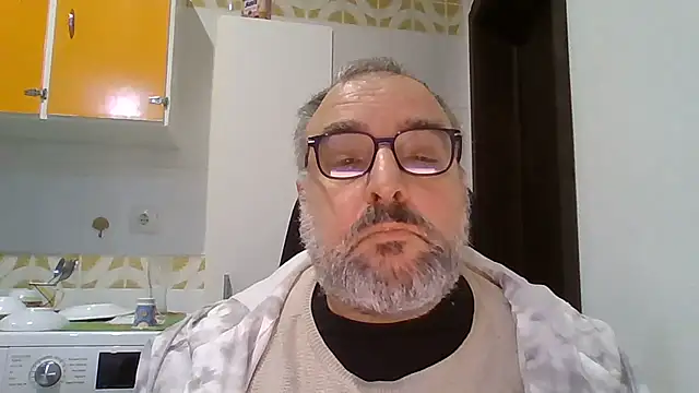 Snapshot of UrsoHardBRPT chatting on 12-15-25, 06:56 UrsoHardBRPT online show from 12-15-25, 06:56