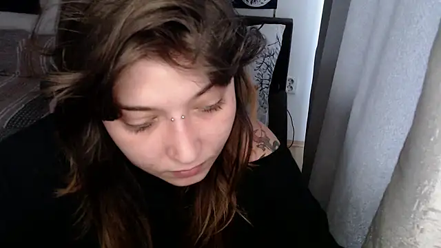 Snapshot of AlienforTwenty chatting on 06-13-26, 08:56 AlienforTwenty online show from 06-13-26, 08:56