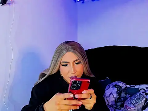 Snapshot of georgiina_giio chatting on 12-16-25, 10:31 georgiina giio online show from 12-16-25, 10:31