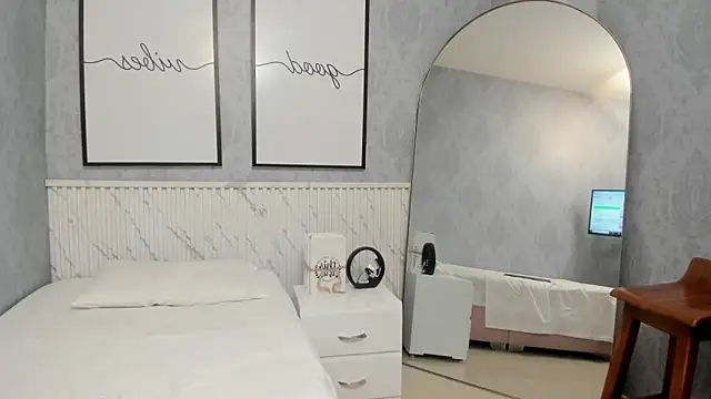 goodgirl22   online show from 06-09-26, 11:27
