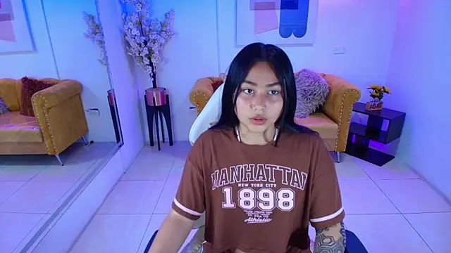 Carolina cherry online show from 04-21-26, 12:55