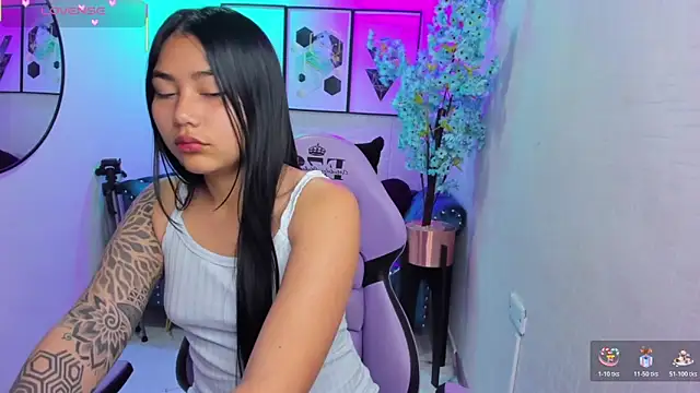 Snapshot of Carolina_cherry chatting on 06-12-26, 12:26 Carolina cherry online show from 06-12-26, 12:26